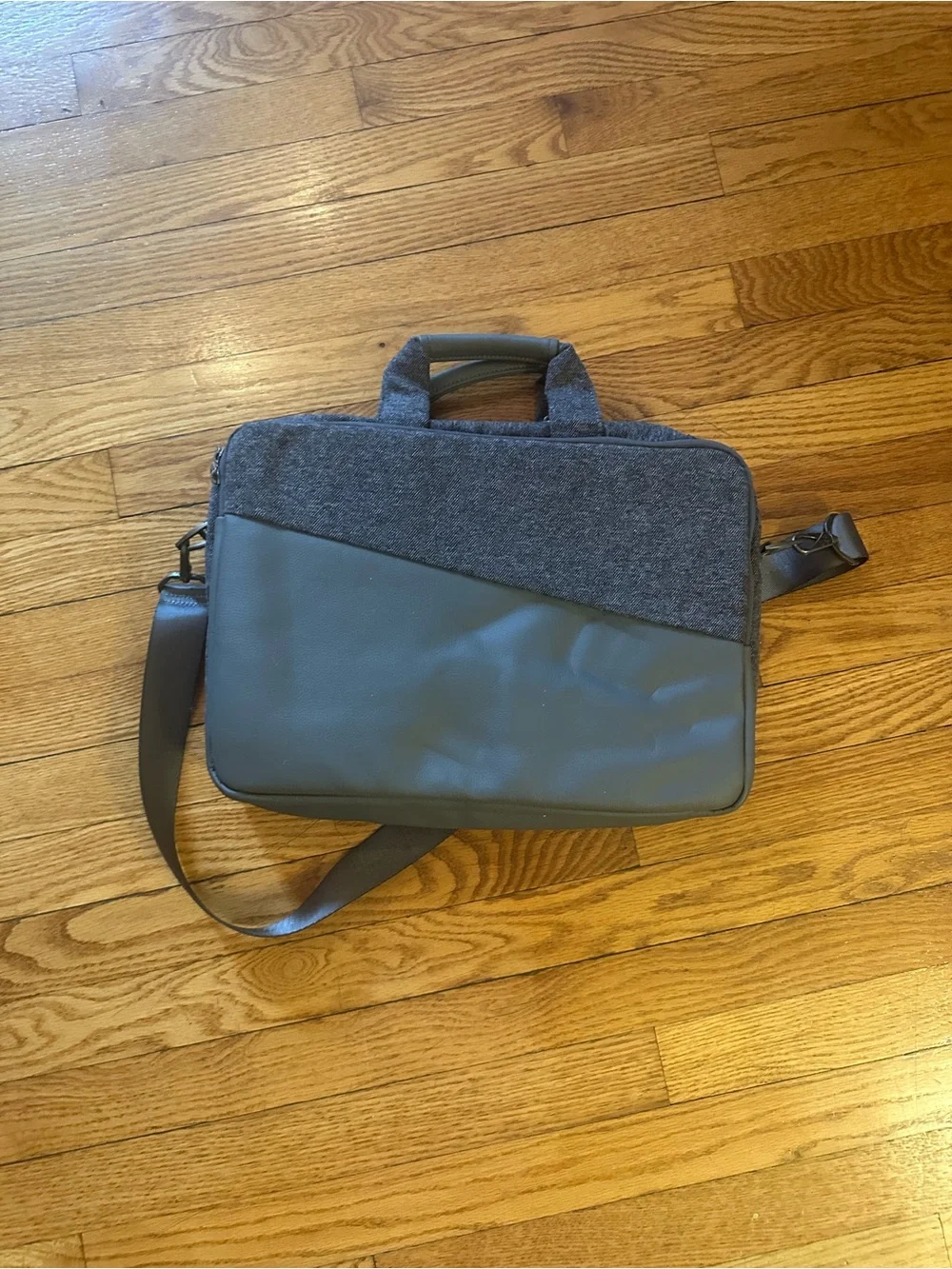 Rivacase Laptop Bag